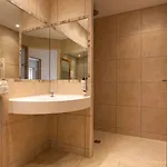 B&B Hotel Nimes Ville Active, Parking Securise Gratuit