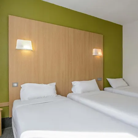 Active, Parking Sécurisé Gratuit Hotel
