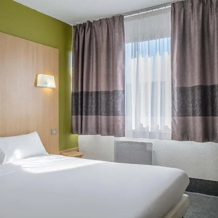 Active, Parking Sécurisé Gratuit Hotel Nîmes