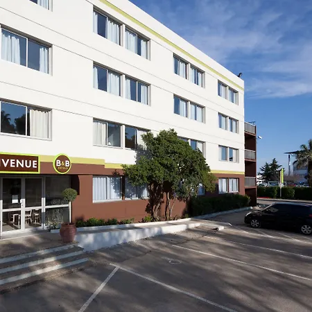 Active, Parking Securise Gratuit 3* 尼姆