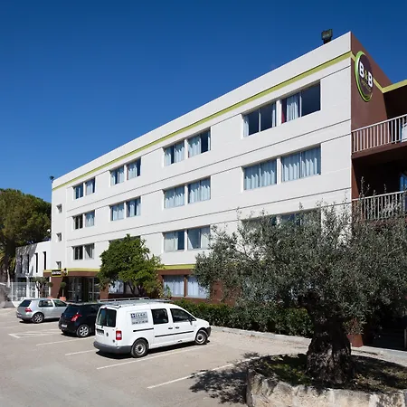 Hotel B&B Hotel Nimes Ville Active, Parking Securise Gratuit 3*