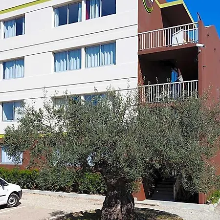 Active 3 Etoiles Nîmes