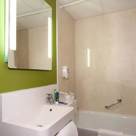 Active, Parking Securise Gratuit 3*